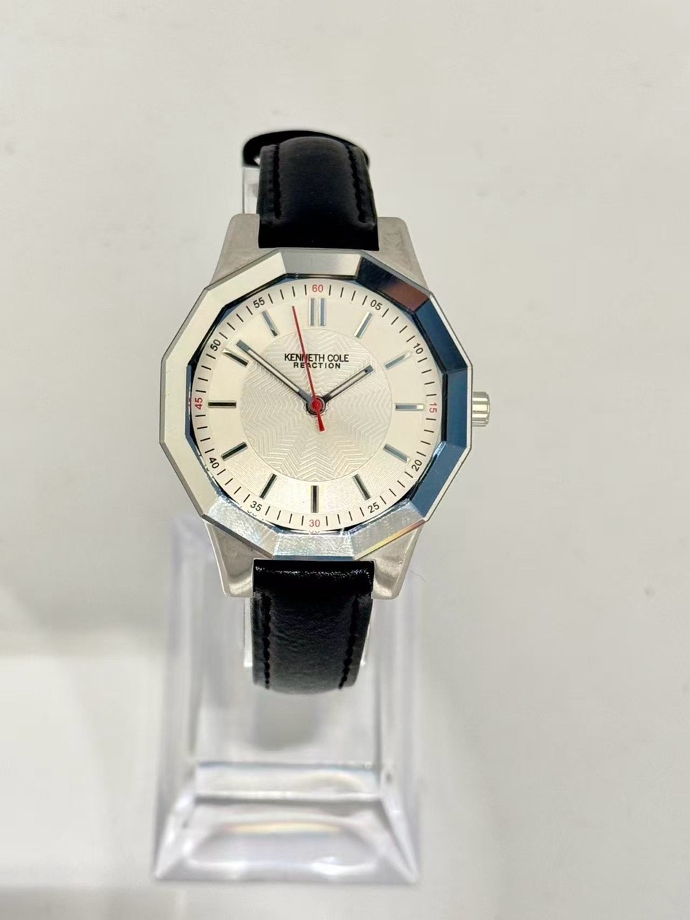 Kenneth Cole Reaction Unisex Quartz Watch 34mm White Dial New Battery Runs